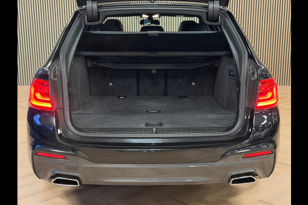 BMW 5 Serie Touring 540i M xDrive High Executive AUT. PANORAMADAK HEAD-UP NAVIGATIE CAMERA STOELVERWARMING LEDER SFEERVERLICHTING