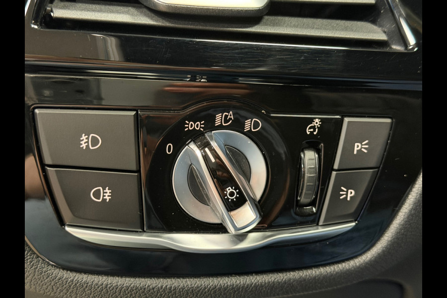 BMW 5 Serie Touring 540i M xDrive High Executive AUT. PANORAMADAK HEAD-UP NAVIGATIE CAMERA STOELVERWARMING LEDER SFEERVERLICHTING