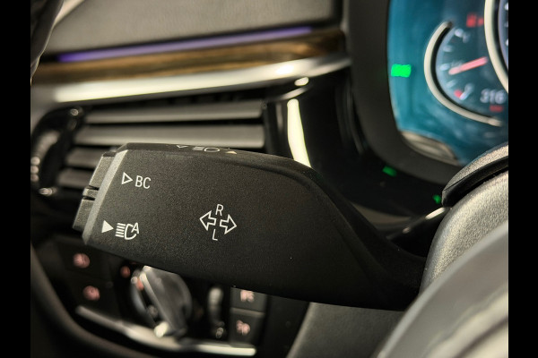 BMW 5 Serie Touring 540i M xDrive High Executive AUT. PANORAMADAK HEAD-UP NAVIGATIE CAMERA STOELVERWARMING LEDER SFEERVERLICHTING