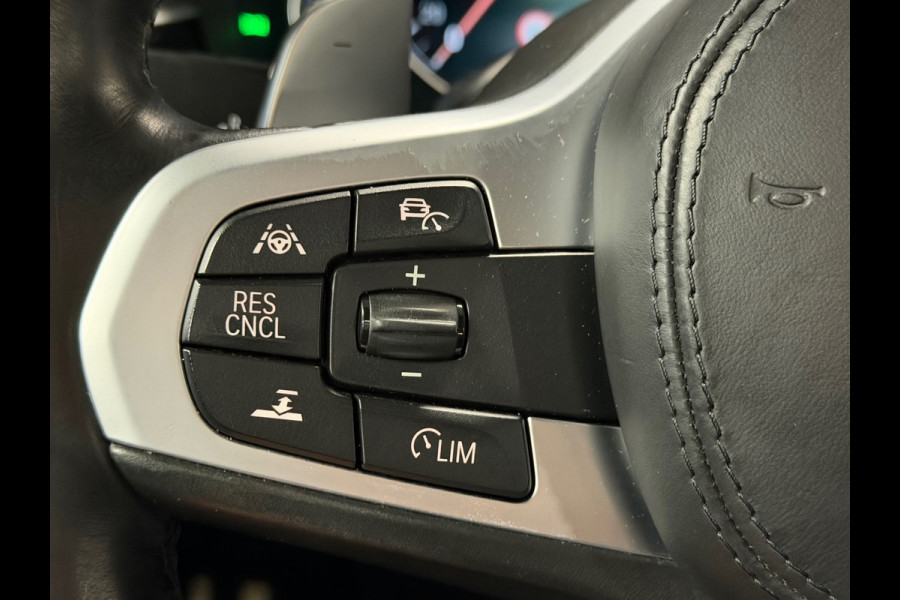 BMW 5 Serie Touring 540i M xDrive High Executive AUT. PANORAMADAK HEAD-UP NAVIGATIE CAMERA STOELVERWARMING LEDER SFEERVERLICHTING