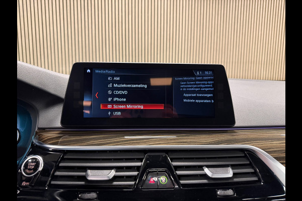 BMW 5 Serie Touring 540i M xDrive High Executive AUT. PANORAMADAK HEAD-UP NAVIGATIE CAMERA STOELVERWARMING LEDER SFEERVERLICHTING