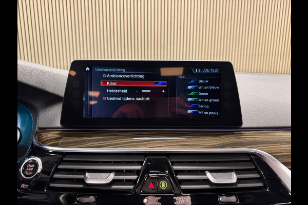 BMW 5 Serie Touring 540i M xDrive High Executive AUT. PANORAMADAK HEAD-UP NAVIGATIE CAMERA STOELVERWARMING LEDER SFEERVERLICHTING