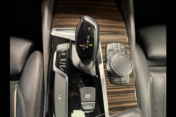 BMW 5 Serie Touring 540i M xDrive High Executive AUT. PANORAMADAK HEAD-UP NAVIGATIE CAMERA STOELVERWARMING LEDER SFEERVERLICHTING