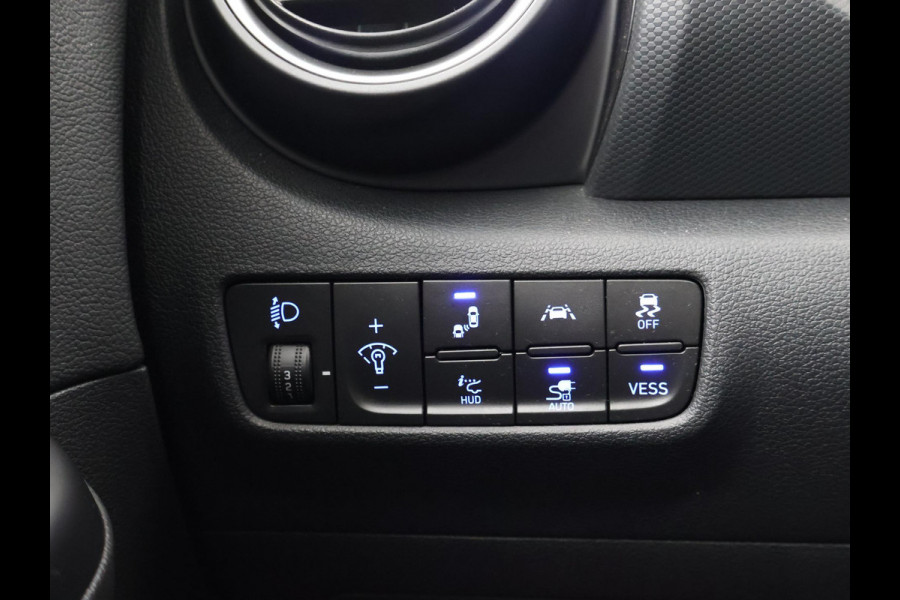 Hyundai Kona EV PREMIUM 64 KWH + LEDER | HEAD-UP | STUUR/STOELVERWARMING | CAMERA | ADAPTIVE CRUISE CONTROL