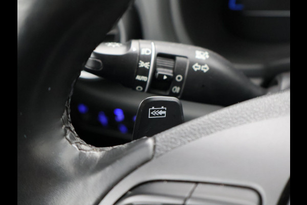 Hyundai Kona EV PREMIUM 64 KWH + LEDER | HEAD-UP | STUUR/STOELVERWARMING | CAMERA | ADAPTIVE CRUISE CONTROL