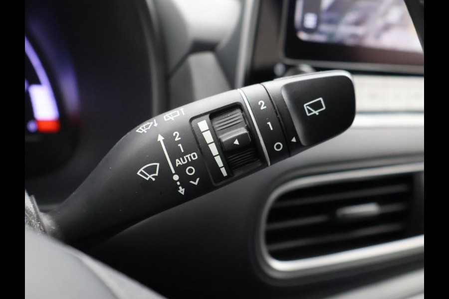 Hyundai Kona EV PREMIUM 64 KWH + LEDER | HEAD-UP | STUUR/STOELVERWARMING | CAMERA | ADAPTIVE CRUISE CONTROL