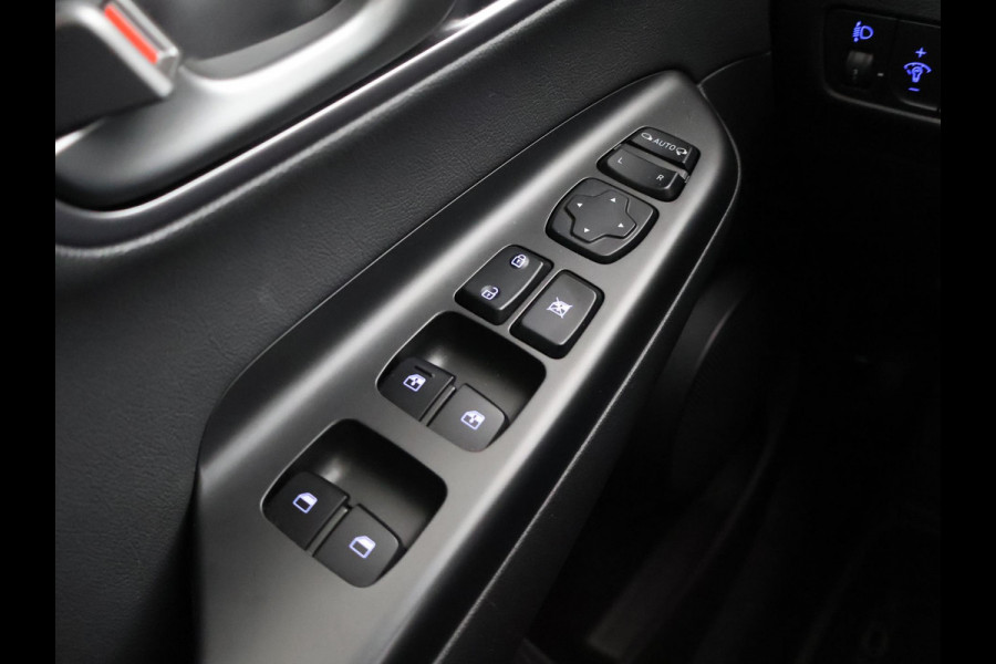 Hyundai Kona EV PREMIUM 64 KWH + LEDER | HEAD-UP | STUUR/STOELVERWARMING | CAMERA | ADAPTIVE CRUISE CONTROL