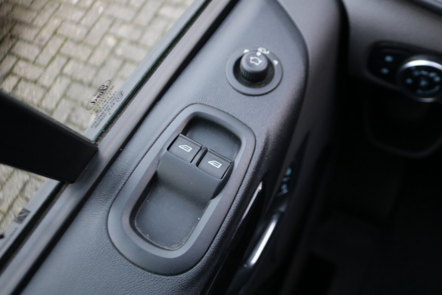 Ford Transit Custom 2.0 TDCI L2 H1 Limited Airco Navigatie Camera