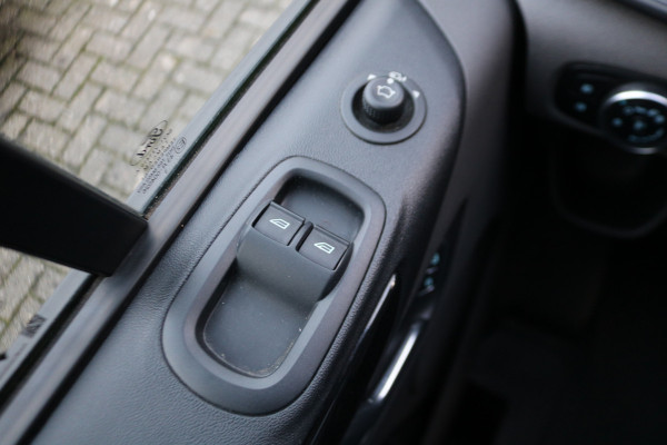 Ford Transit Custom 2.0 TDCI L2 H1 Limited Airco Navigatie Camera