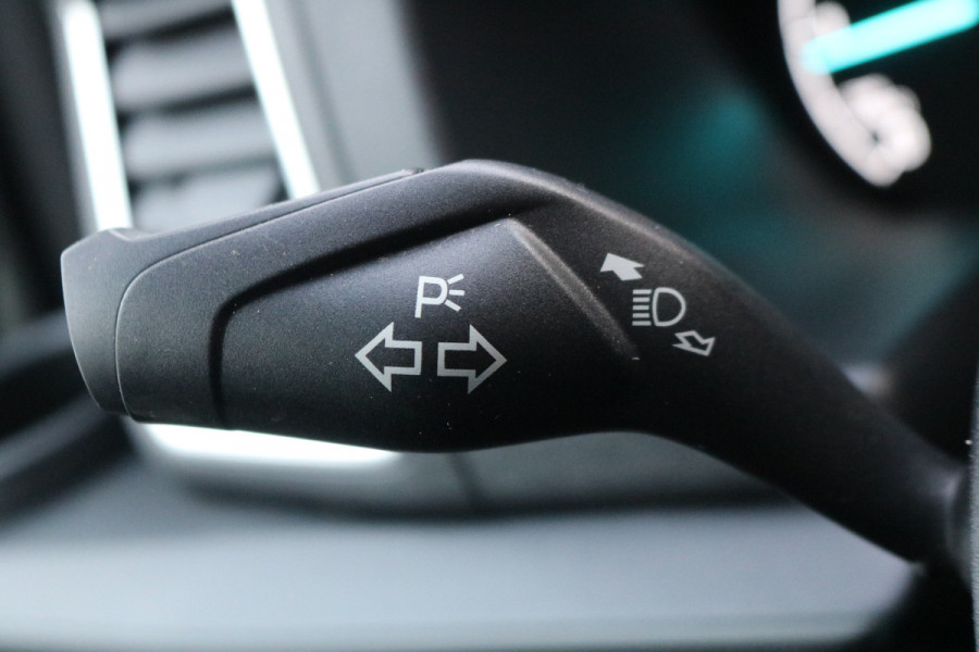 Ford Transit Custom 2.0 TDCI L2 H1 Limited Airco Navigatie Camera