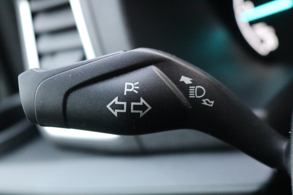 Ford Transit Custom 2.0 TDCI L2 H1 Limited Airco Navigatie Camera