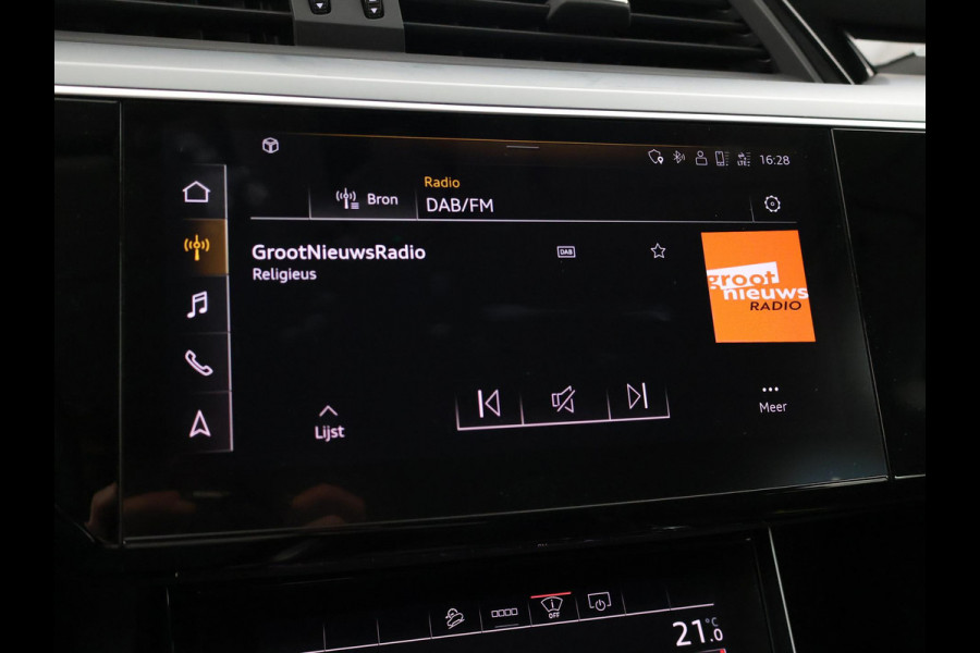 Audi e-tron 55 QUATTRO 95 kWh + TREKHAAK | NACHTZICHT | LUCHTVERING | HEAD-UP | ADAPTIVE CRUISE CONTROL