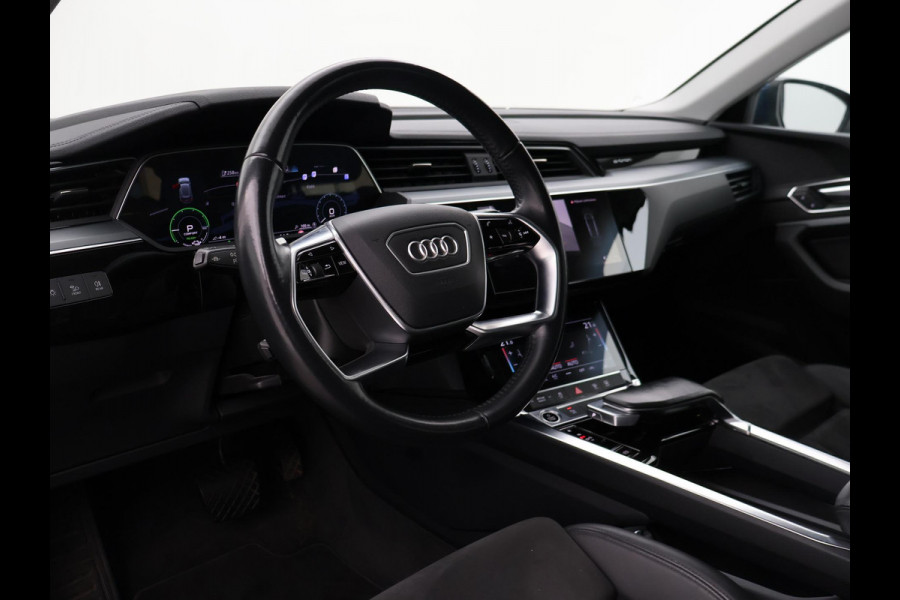 Audi e-tron 55 QUATTRO 95 kWh + TREKHAAK | NACHTZICHT | LUCHTVERING | HEAD-UP | ADAPTIVE CRUISE CONTROL