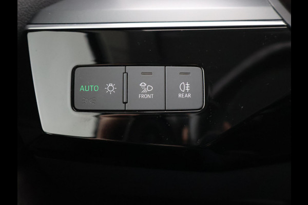 Audi e-tron 55 QUATTRO 95 kWh + TREKHAAK | NACHTZICHT | LUCHTVERING | HEAD-UP | ADAPTIVE CRUISE CONTROL
