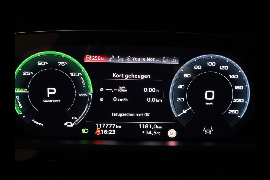 Audi e-tron 55 QUATTRO 95 kWh + TREKHAAK | NACHTZICHT | LUCHTVERING | HEAD-UP | ADAPTIVE CRUISE CONTROL