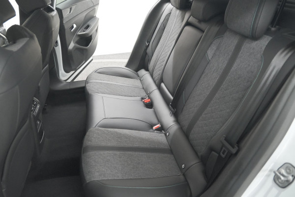 Peugeot 408 Hybrid 136 e-DCS6 Allure | 360 Camera | Adaptieve Cruise Control | Allseason Banden | Navigatie