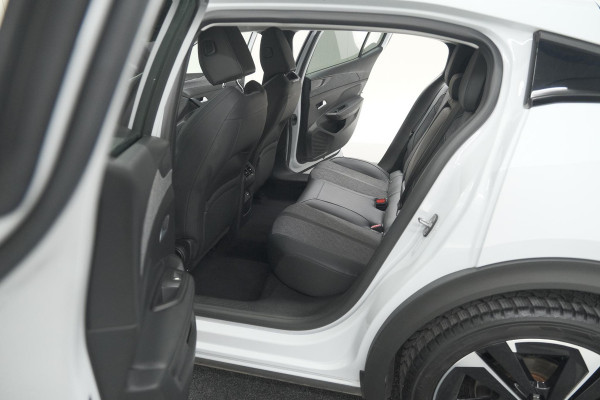 Peugeot 408 Hybrid 136 e-DCS6 Allure | 360 Camera | Adaptieve Cruise Control | Allseason Banden | Navigatie