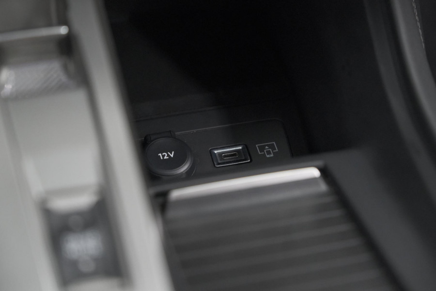 Peugeot 408 Hybrid 136 e-DCS6 Allure | 360 Camera | Adaptieve Cruise Control | Allseason Banden | Navigatie