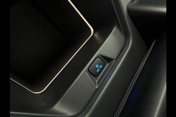 Land Rover Defender 110 P300e X-Dynamic SE ACC/Head-up/trekh/cold climate/5jrgarantie/Panoramadak/BTW