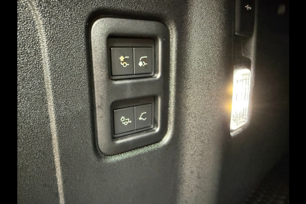 Land Rover Defender 110 P300e X-Dynamic SE ACC/Head-up/trekh/cold climate/5jrgarantie/Panoramadak/BTW