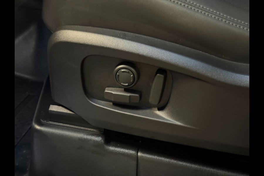 Land Rover Defender 110 P300e X-Dynamic SE ACC/Head-up/trekh/cold climate/5jrgarantie/Panoramadak/BTW