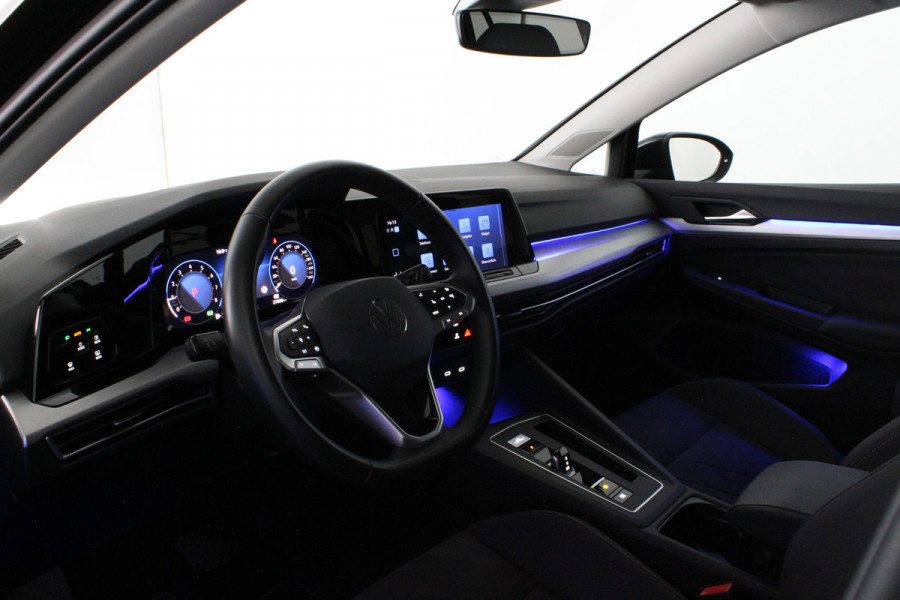 Volkswagen Golf Variant 1.0 eTSI Life Business Camera/Trekhaak/winterpakket/17inch/Adaptieve cruise control