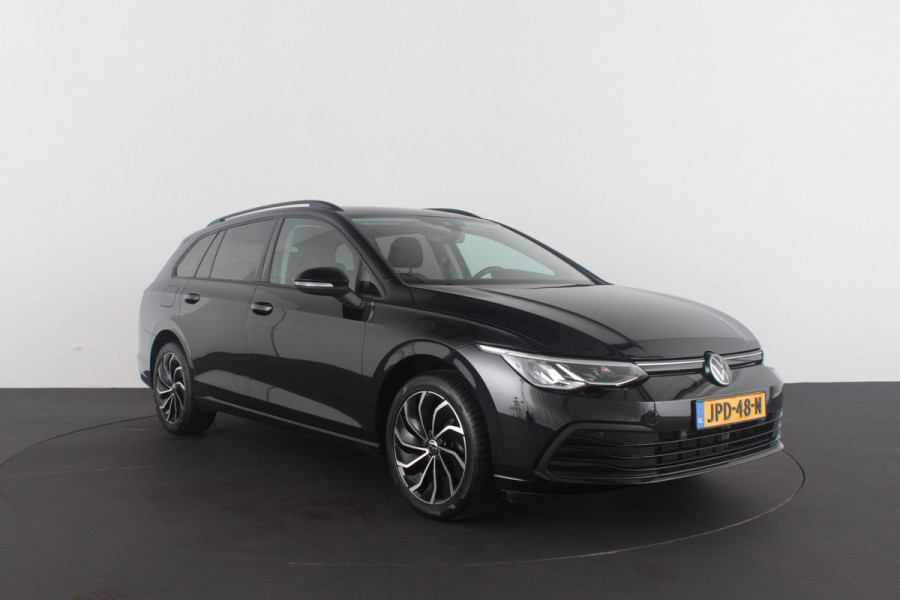 Volkswagen Golf Variant 1.0 eTSI Life Business Camera/Trekhaak/winterpakket/17inch/Adaptieve cruise control