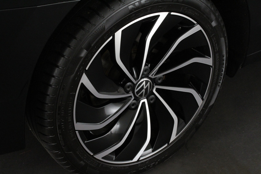 Volkswagen Golf Variant 1.0 eTSI Life Business Camera/Trekhaak/winterpakket/17inch/Adaptieve cruise control