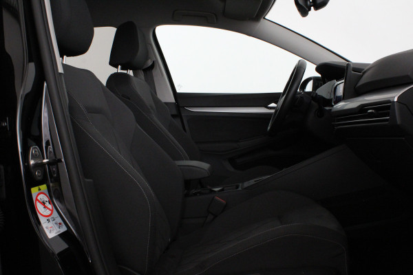 Volkswagen Golf Variant 1.0 eTSI Life Business Camera/Trekhaak/winterpakket/17inch/Adaptieve cruise control