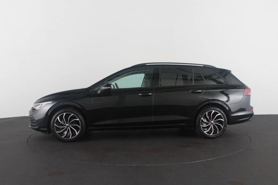 Volkswagen Golf Variant 1.0 eTSI Life Business Camera/Trekhaak/winterpakket/17inch/Adaptieve cruise control
