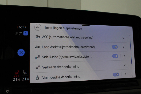 Volkswagen Golf Variant 1.0 eTSI Life Business Camera/Trekhaak/winterpakket/17inch/Adaptieve cruise control