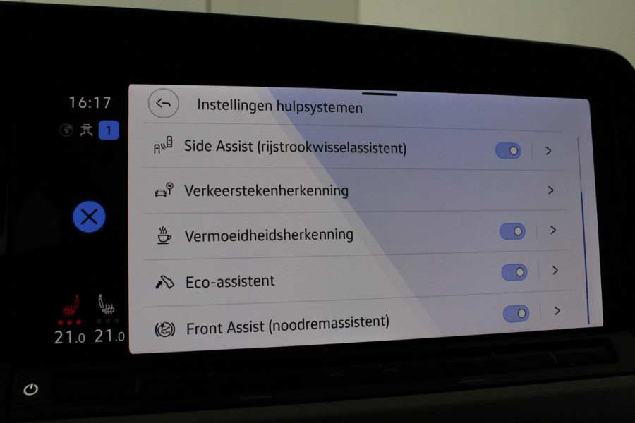 Volkswagen Golf Variant 1.0 eTSI Life Business Camera/Trekhaak/winterpakket/17inch/Adaptieve cruise control