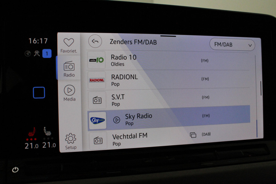 Volkswagen Golf Variant 1.0 eTSI Life Business Camera/Trekhaak/winterpakket/17inch/Adaptieve cruise control