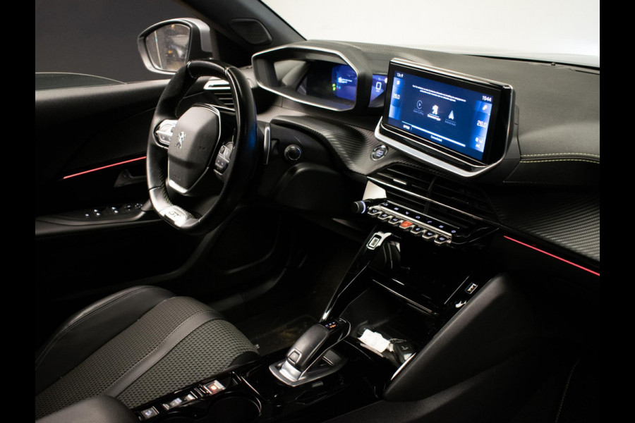 Peugeot 2008 1.2 PureTech GT-Line Sport (APPLECARPLAY,CAMERA,NAVIGATIE,CRUISE,LED,CLIMATE,SPORTSTOELEN,LM VELGEN,NETTE STAAT)