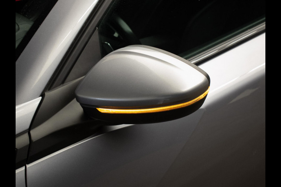 Peugeot 2008 1.2 PureTech GT-Line Sport (APPLECARPLAY,CAMERA,NAVIGATIE,CRUISE,LED,CLIMATE,SPORTSTOELEN,LM VELGEN,NETTE STAAT)