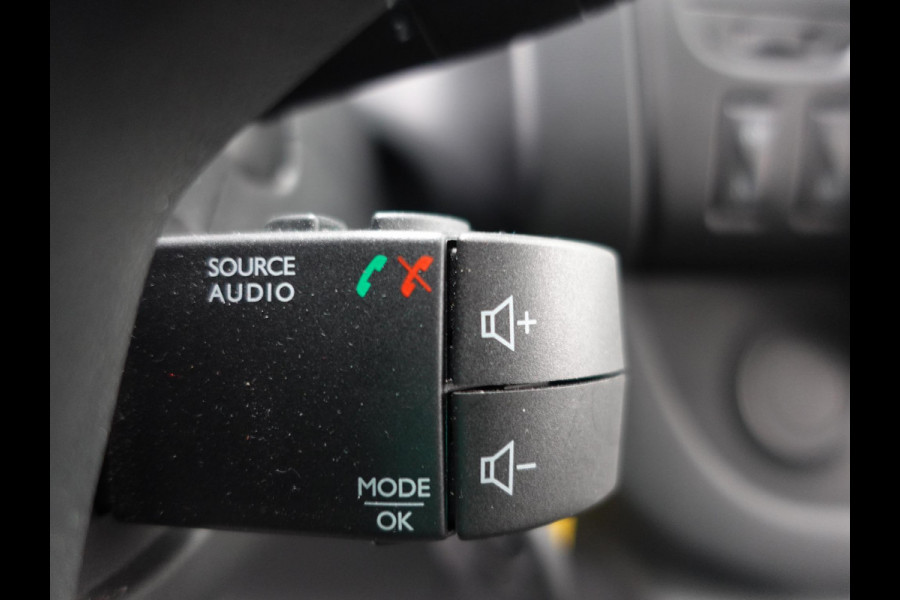 Renault Trafic 2.0 dCi145pk automaat L1H1 Cruise control Navigatie LED Airco Euro6