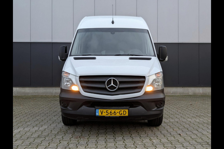 Mercedes-Benz Sprinter 314 140PK AUTOMAAT CRUISE 3500KG TREKHAAK ACHTERUITRIJCAMERA RWD 3 ZITPLAATSEN NAVIGATIE