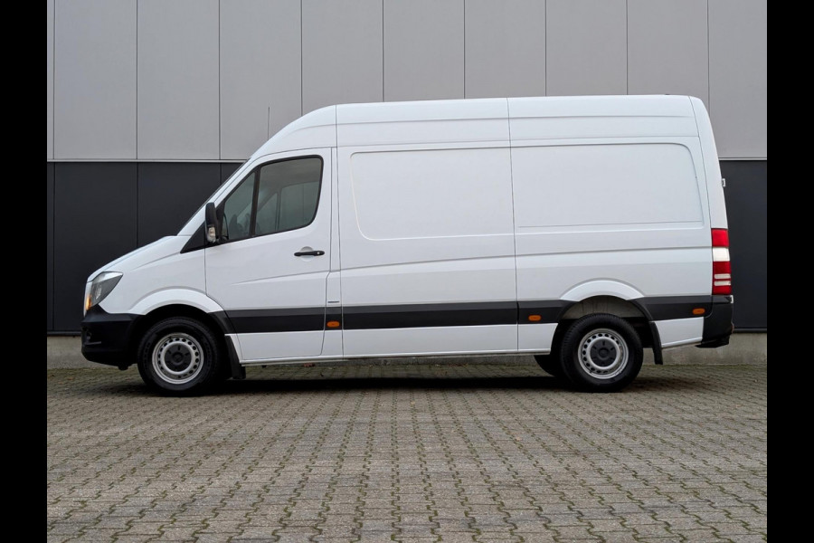 Mercedes-Benz Sprinter 314 140PK AUTOMAAT CRUISE 3500KG TREKHAAK ACHTERUITRIJCAMERA RWD 3 ZITPLAATSEN NAVIGATIE