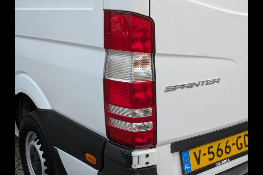 Mercedes-Benz Sprinter 314 140PK AUTOMAAT CRUISE 3500KG TREKHAAK ACHTERUITRIJCAMERA RWD 3 ZITPLAATSEN NAVIGATIE