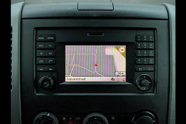 Mercedes-Benz Sprinter 314 140PK AUTOMAAT CRUISE 3500KG TREKHAAK ACHTERUITRIJCAMERA RWD 3 ZITPLAATSEN NAVIGATIE