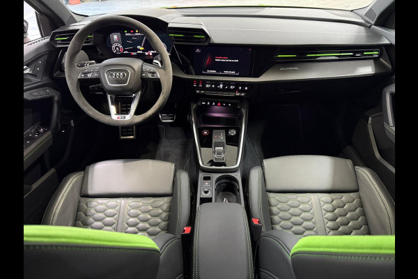 Audi RS3 2.5TFSI quattro| Akra | PPF | Keramisch | RS-Design pakket + | RS-Dynamic pakket plus | Audi Garantie | BOM VOL! |