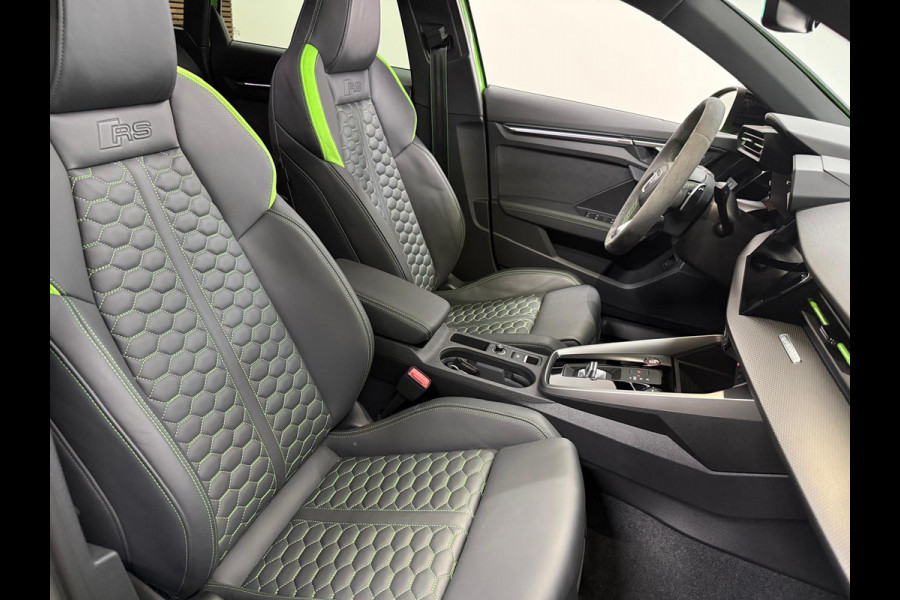 Audi RS3 2.5TFSI quattro| Akra | PPF | Keramisch | RS-Design pakket + | RS-Dynamic pakket plus | Audi Garantie | BOM VOL! |