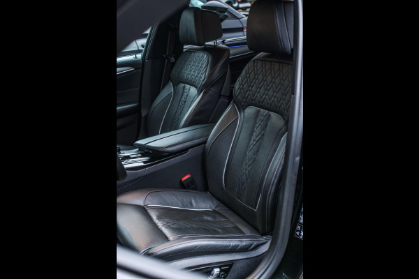 BMW 5 Serie M550i xDrive *Nachtzicht*Massage*H/K*360 Camera*Trekhaak*