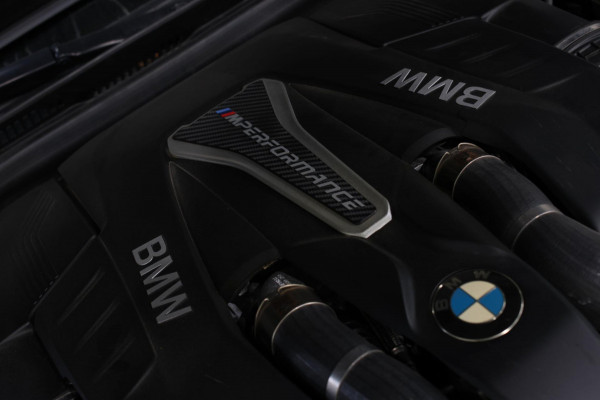 BMW 5 Serie M550i xDrive *Nachtzicht*Massage*H/K*360 Camera*Trekhaak*