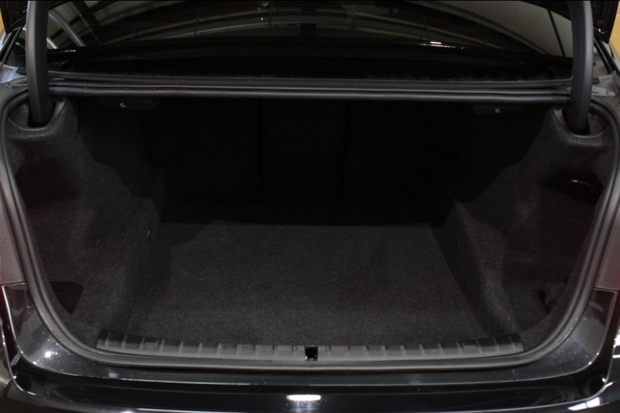 BMW 5 Serie M550i xDrive *Nachtzicht*Massage*H/K*360 Camera*Trekhaak*