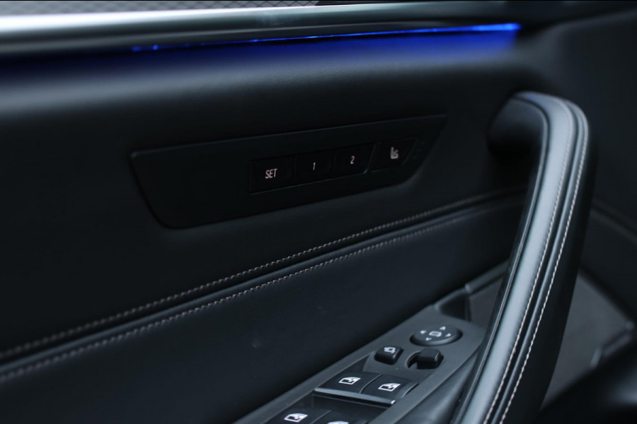 BMW 5 Serie M550i xDrive *Nachtzicht*Massage*H/K*360 Camera*Trekhaak*