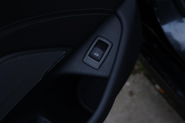 BMW 5 Serie M550i xDrive *Nachtzicht*Massage*H/K*360 Camera*Trekhaak*