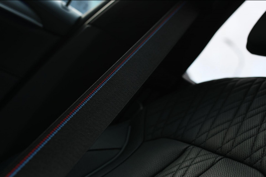 BMW 5 Serie M550i xDrive *Nachtzicht*Massage*H/K*360 Camera*Trekhaak*