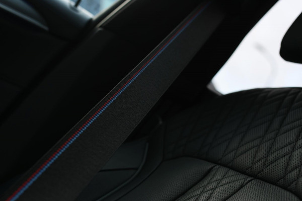 BMW 5 Serie M550i xDrive *Nachtzicht*Massage*H/K*360 Camera*Trekhaak*