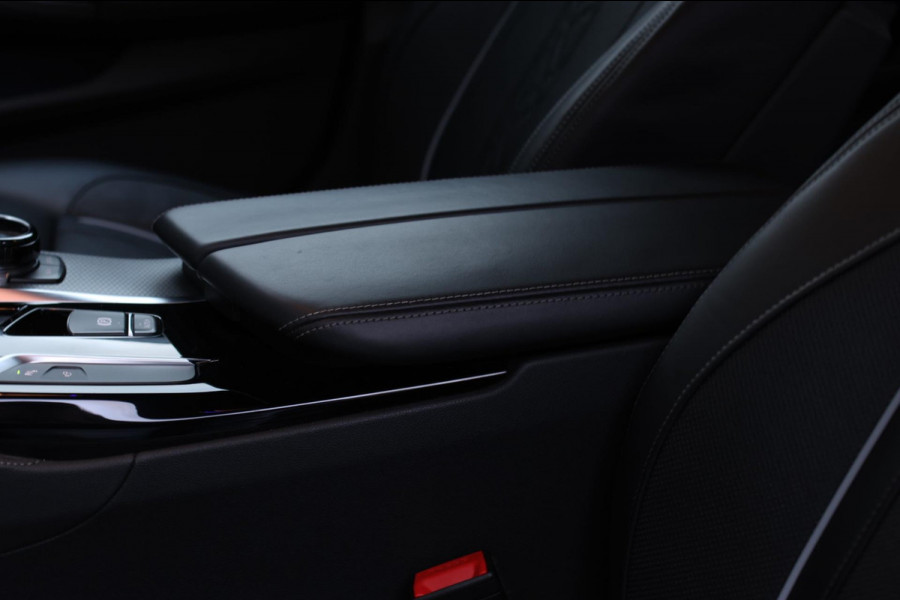 BMW 5 Serie M550i xDrive *Nachtzicht*Massage*H/K*360 Camera*Trekhaak*